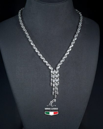 Exuberant golden Necklace